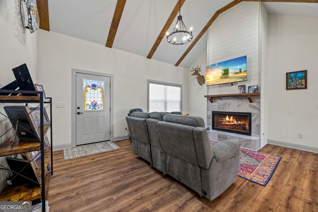 169 View St, Clarkesville, GA 30523