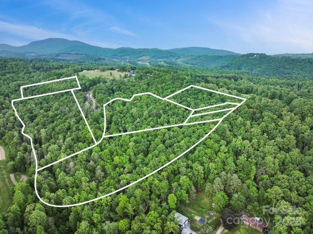 000 John Delk Road 3, Hendersonville, NC 28792