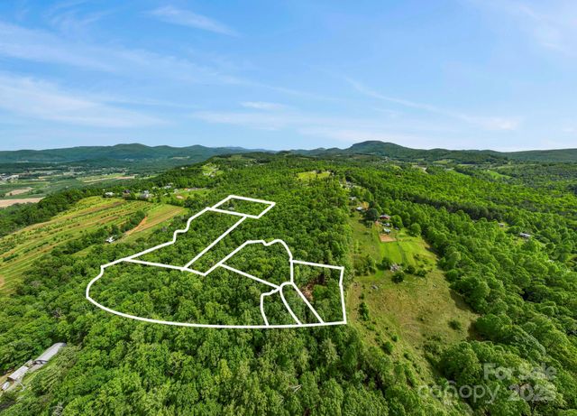 000 John Delk Road 3, Hendersonville, NC 28792