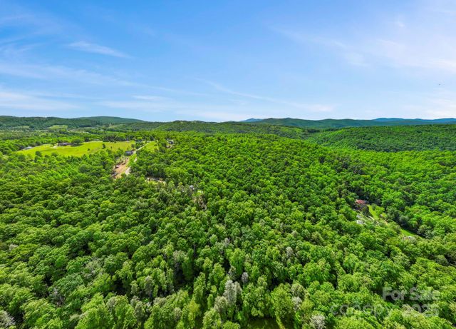 000 John Delk Road 3, Hendersonville, NC 28792