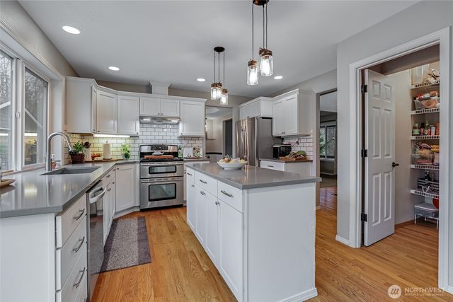 20121 3rd Avenue NW, Arlington, WA 98223