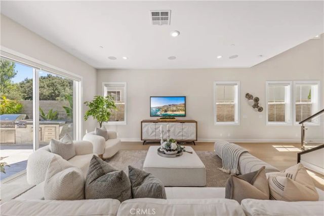 400 Riverbend, Lake Forest, CA 92630