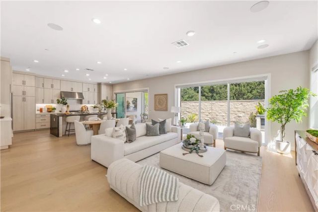 400 Riverbend, Lake Forest, CA 92630