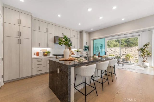 400 Riverbend, Lake Forest, CA 92630