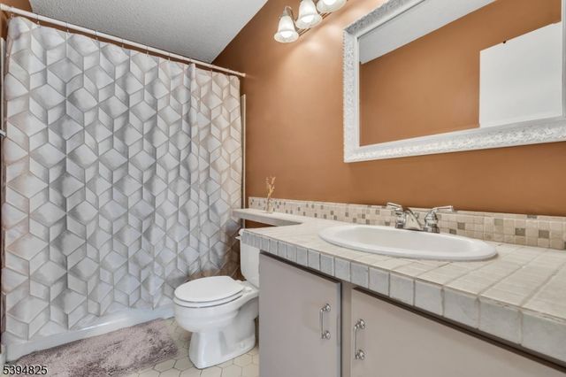 3010 Doolittle Dr, Bridgewater Twp., NJ 08807