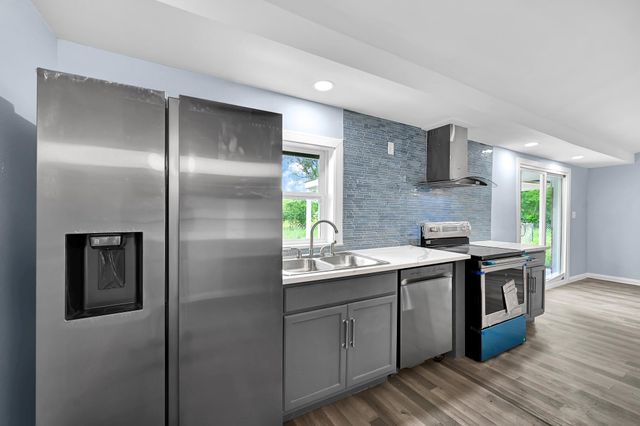 7508 Harlem Street, Baytown, TX 77521