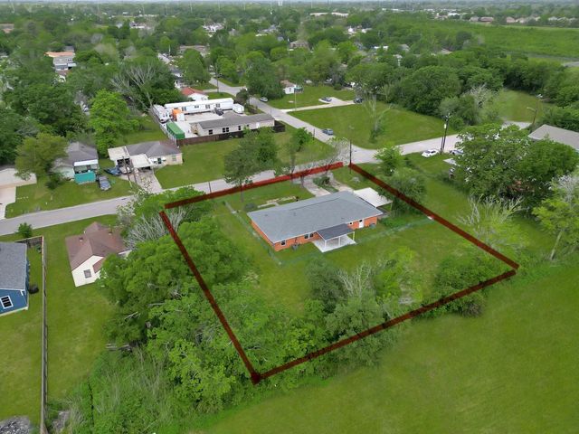 7508 Harlem Street, Baytown, TX 77521