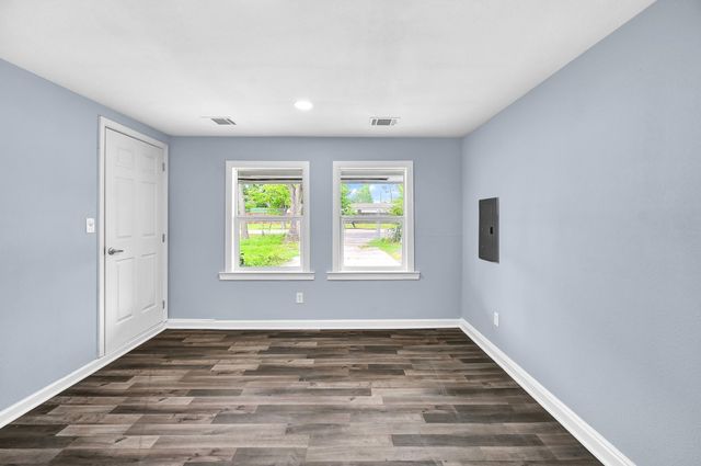 7508 Harlem Street, Baytown, TX 77521