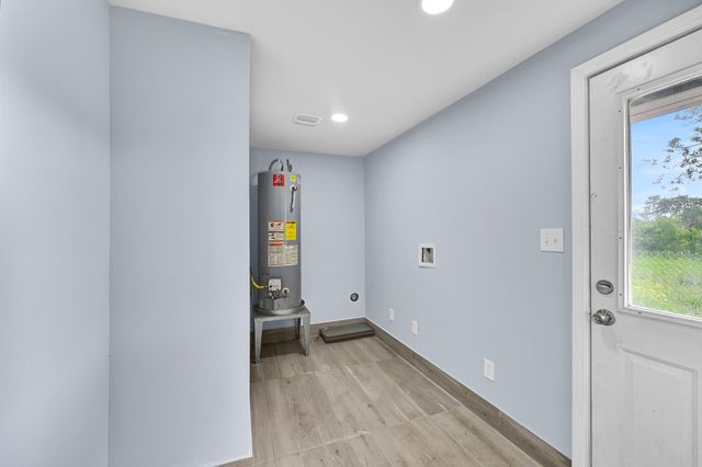 7508 Harlem Street, Baytown, TX 77521