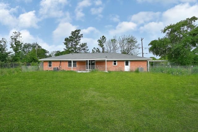 7508 Harlem Street, Baytown, TX 77521