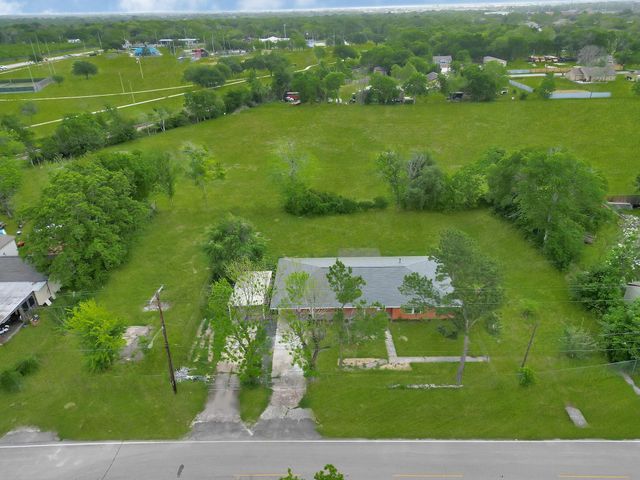 7508 Harlem Street, Baytown, TX 77521