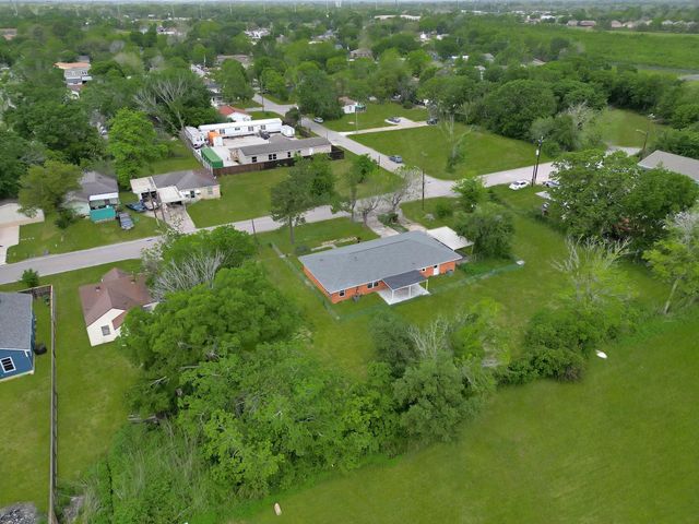 7508 Harlem Street, Baytown, TX 77521