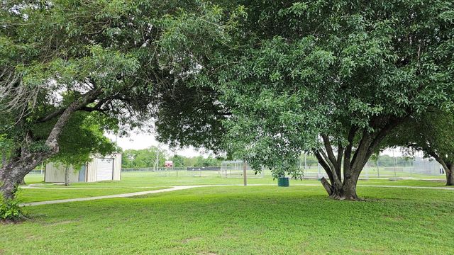 7508 Harlem Street, Baytown, TX 77521