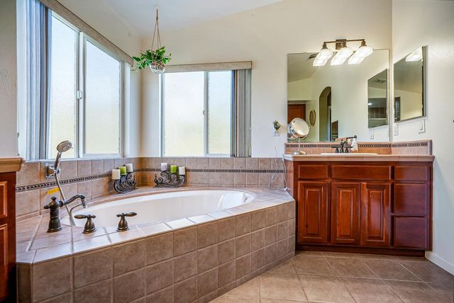 1962 Belmont Pl, Manteca, CA 95337