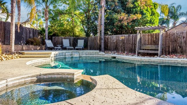 1962 Belmont Pl, Manteca, CA 95337