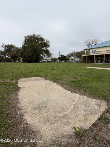 145 Crawford Street, Biloxi, MS 39530