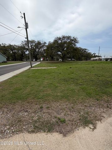 145 Crawford Street, Biloxi, MS 39530