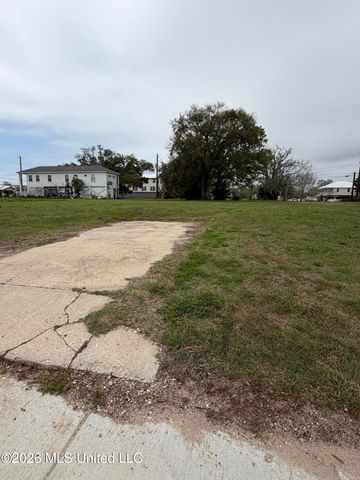 145 Crawford Street, Biloxi, MS 39530