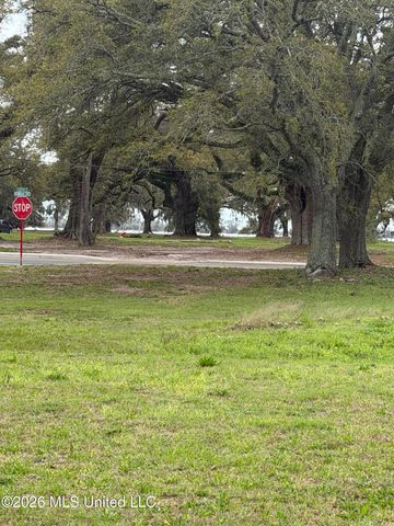 145 Crawford Street, Biloxi, MS 39530