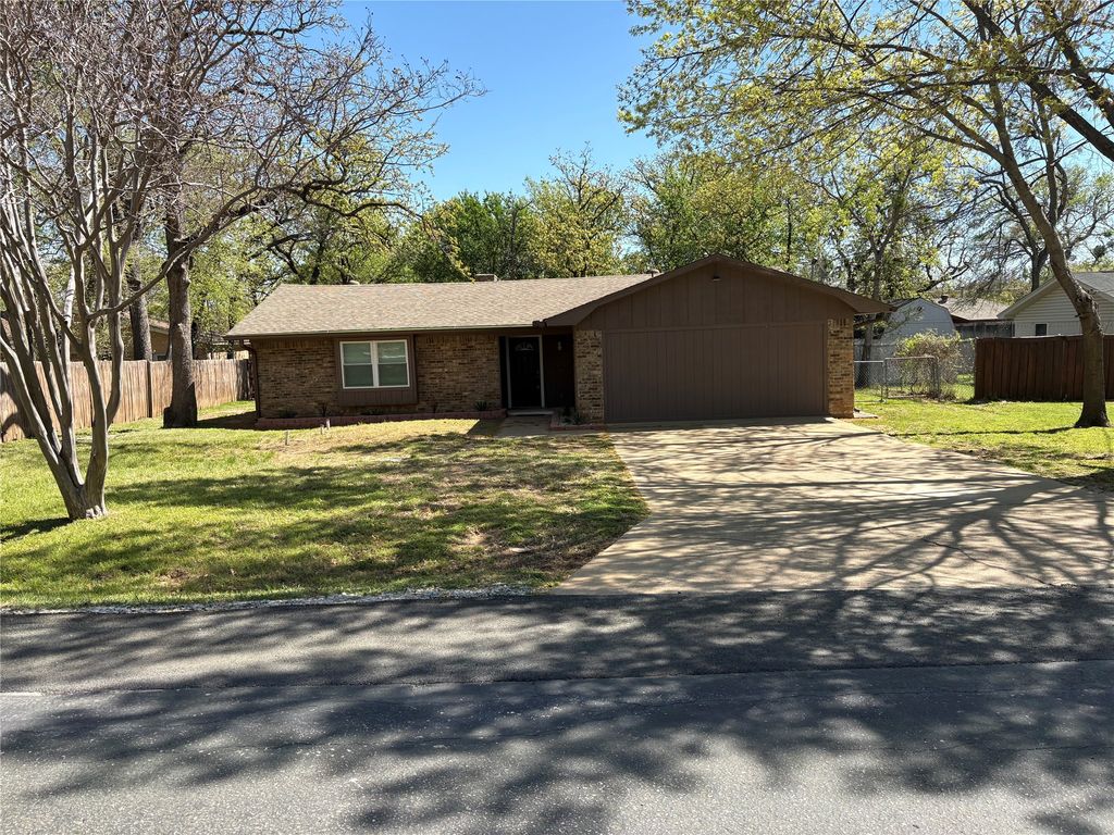206 Hickory Lane, Hickory Creek, TX 75065 — exterior