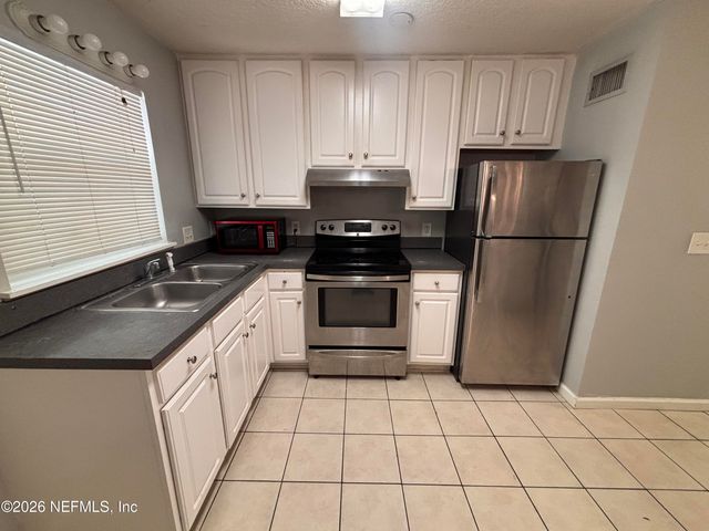 209 S 7TH Street 1, Jacksonville Beach, FL 32250