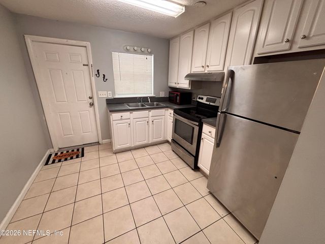 209 S 7TH Street 1, Jacksonville Beach, FL 32250