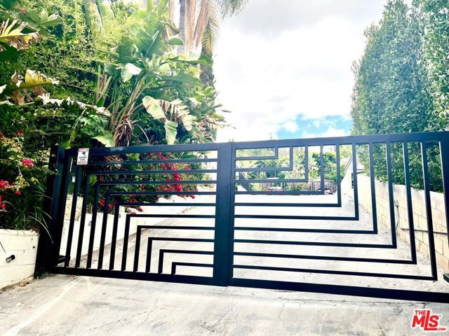 4340 Sepulveda Boulevard, Sherman Oaks, CA 91403