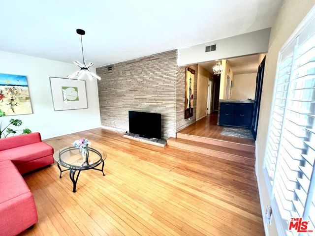 4340 Sepulveda Boulevard, Sherman Oaks, CA 91403