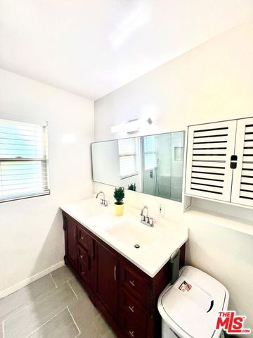 4340 Sepulveda Boulevard, Sherman Oaks, CA 91403