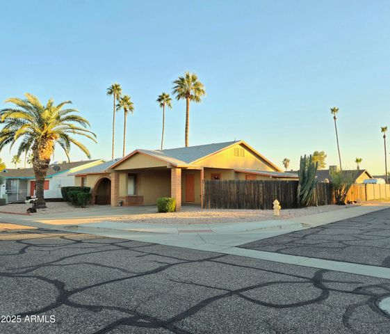 3515 E Campo Bello Drive, Phoenix, AZ 85032