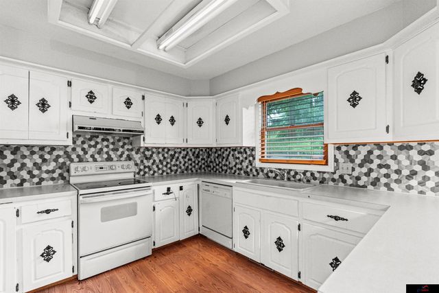 16559 Dorcas Street, Omaha, NE 68130