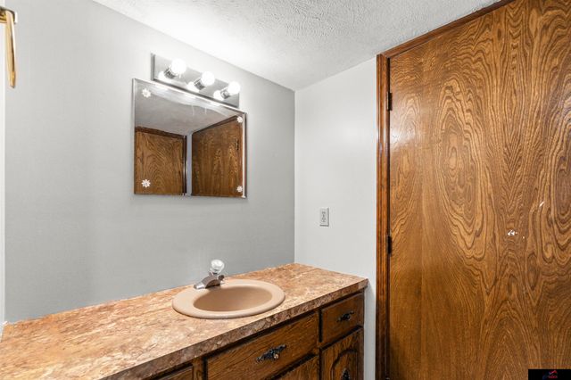16559 Dorcas Street, Omaha, NE 68130