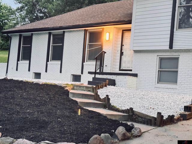 16559 Dorcas Street, Omaha, NE 68130