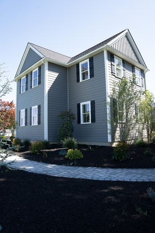 147 Highland St, Berlin, MA 01503