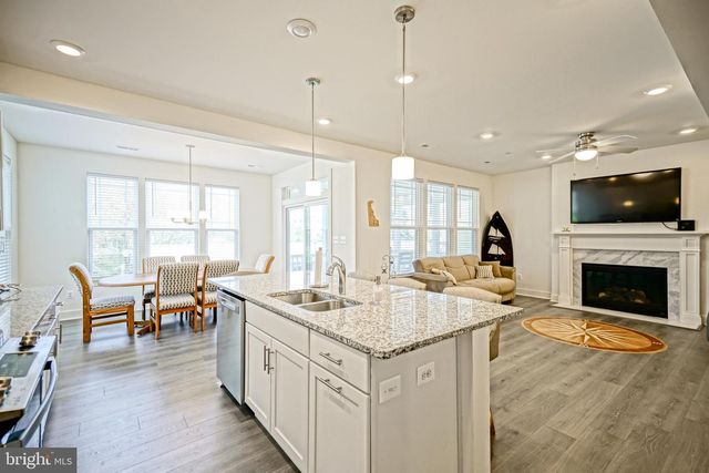 20461 BLUE POINT DR, Rehoboth Beach, DE 19971
