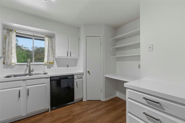 1706 Elmhurst DR A, Austin, TX 78741