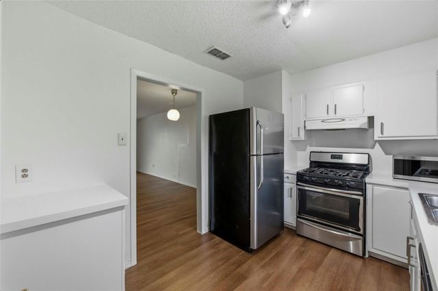 1706 Elmhurst DR A, Austin, TX 78741