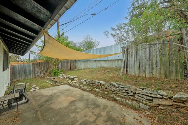 1706 Elmhurst DR A, Austin, TX 78741