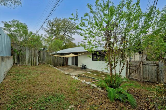 1706 Elmhurst DR A, Austin, TX 78741