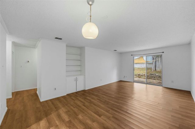 1706 Elmhurst DR A, Austin, TX 78741