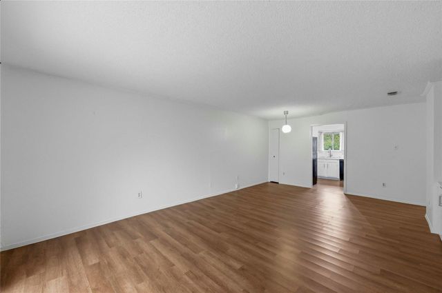 1706 Elmhurst DR A, Austin, TX 78741