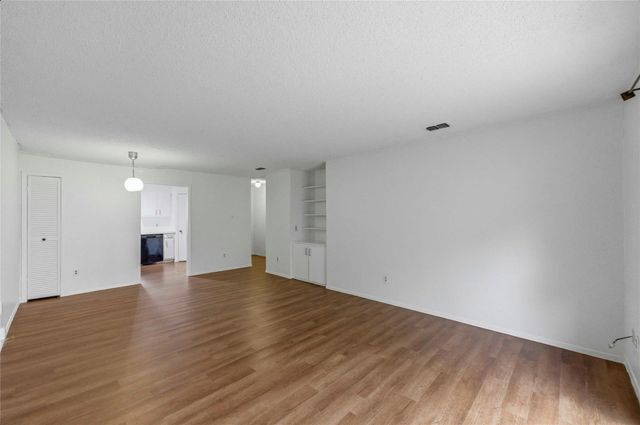 1706 Elmhurst DR A, Austin, TX 78741