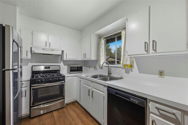 1706 Elmhurst DR A, Austin, TX 78741