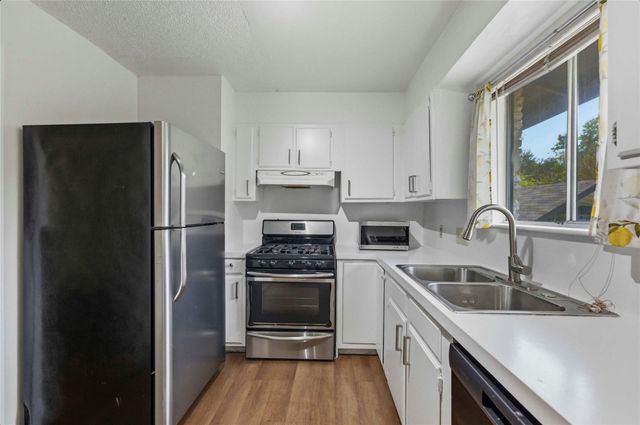 1706 Elmhurst DR A, Austin, TX 78741