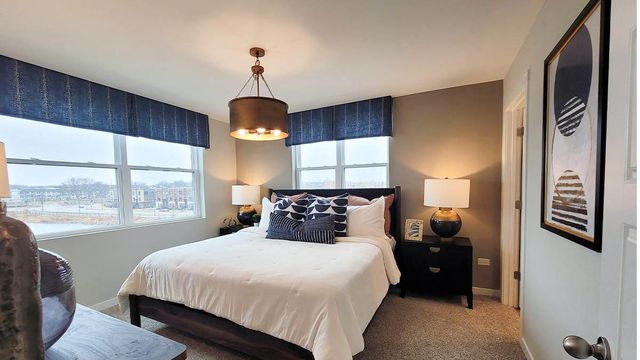 2227 Waters Edge Drive, Schaumburg, IL 60173