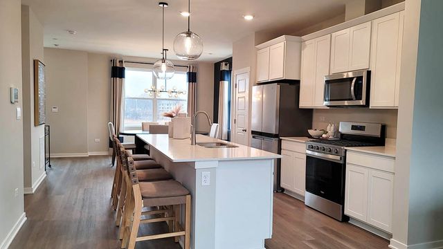 2227 Waters Edge Drive, Schaumburg, IL 60173