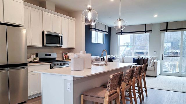 2227 Waters Edge Drive, Schaumburg, IL 60173