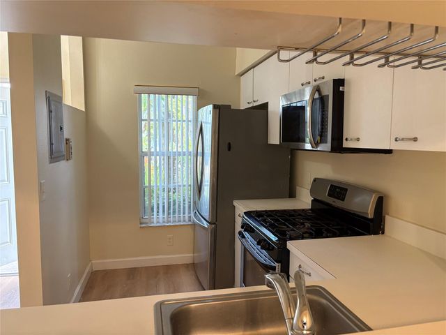 7835 Dixie Beach Cir 7835, Tamarac, FL 33321