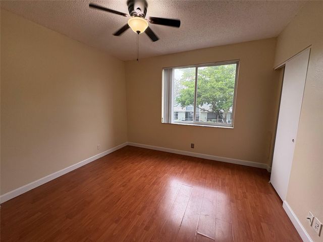 7835 Dixie Beach Cir 7835, Tamarac, FL 33321