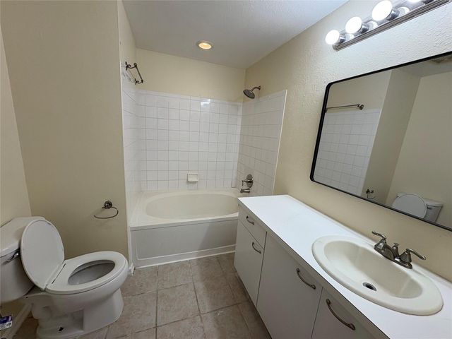 7835 Dixie Beach Cir 7835, Tamarac, FL 33321